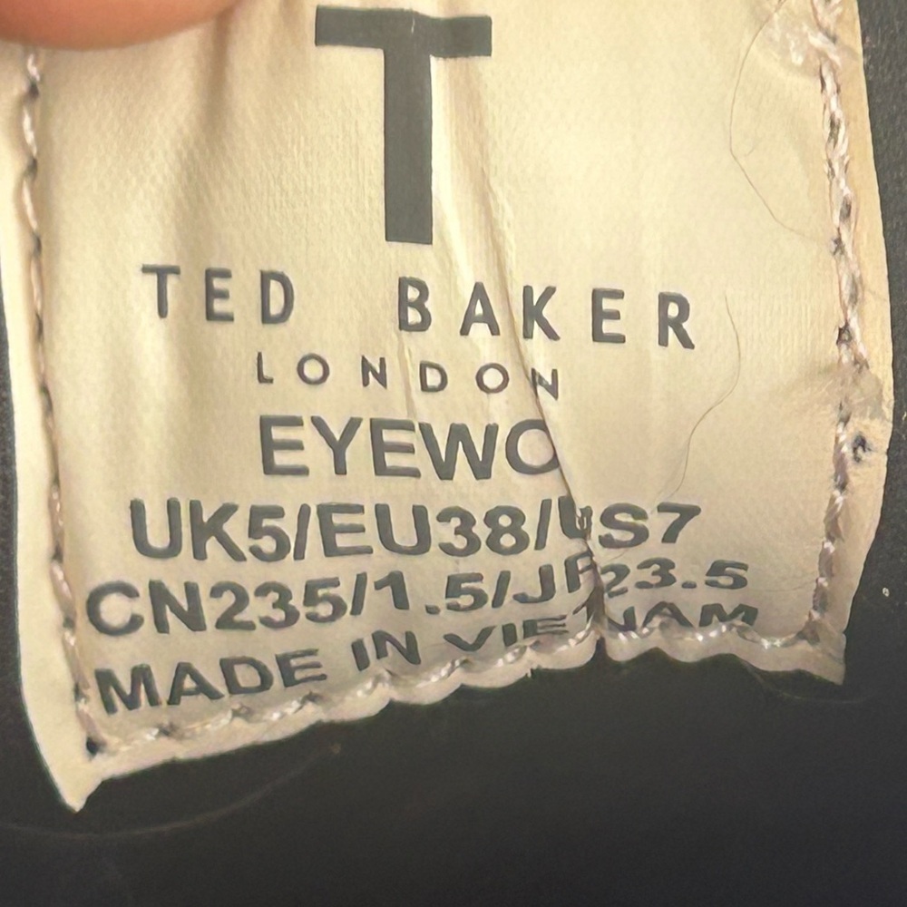 Ted Baker London EYEWC Floral Lace Up Sneaker Women's 7/38 Preppy Chic - Picture 2 of 16
